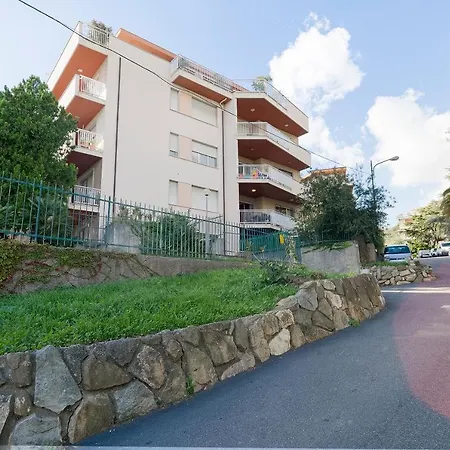 Seaside Dream! Roomy Vacation